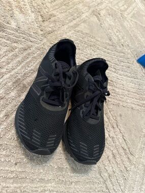 New Balance Men's Black Knit Lace-Up Running Shoes
